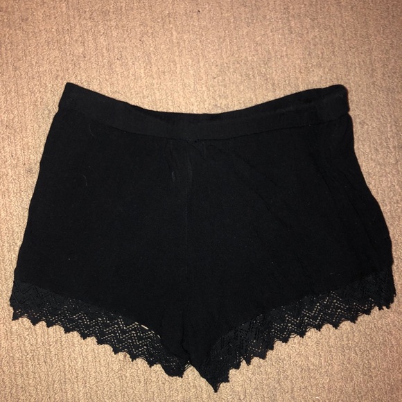 SOLD✔️✔️Black Drawstring Shorts - Picture 3 of 5
